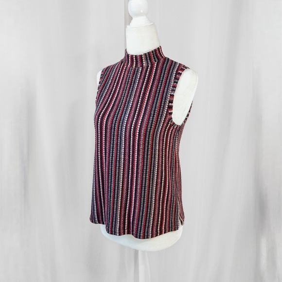 Sleeveless pink and purple mock neck tapestry blouse - Picture 3 of 6